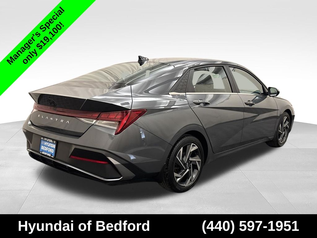 2024 Hyundai Elantra SEL - Image 5