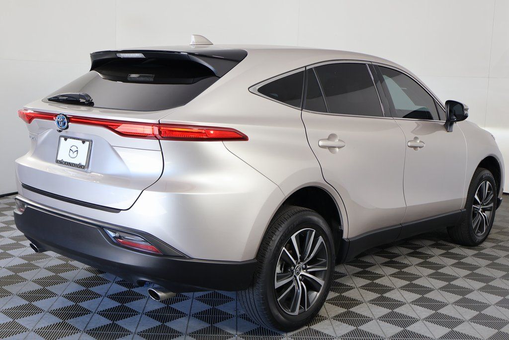 Thumbnail: 2023 Toyota Venza - 4