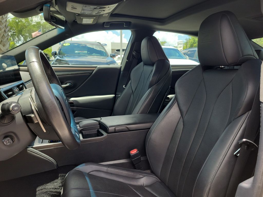 2022 Lexus ES 17