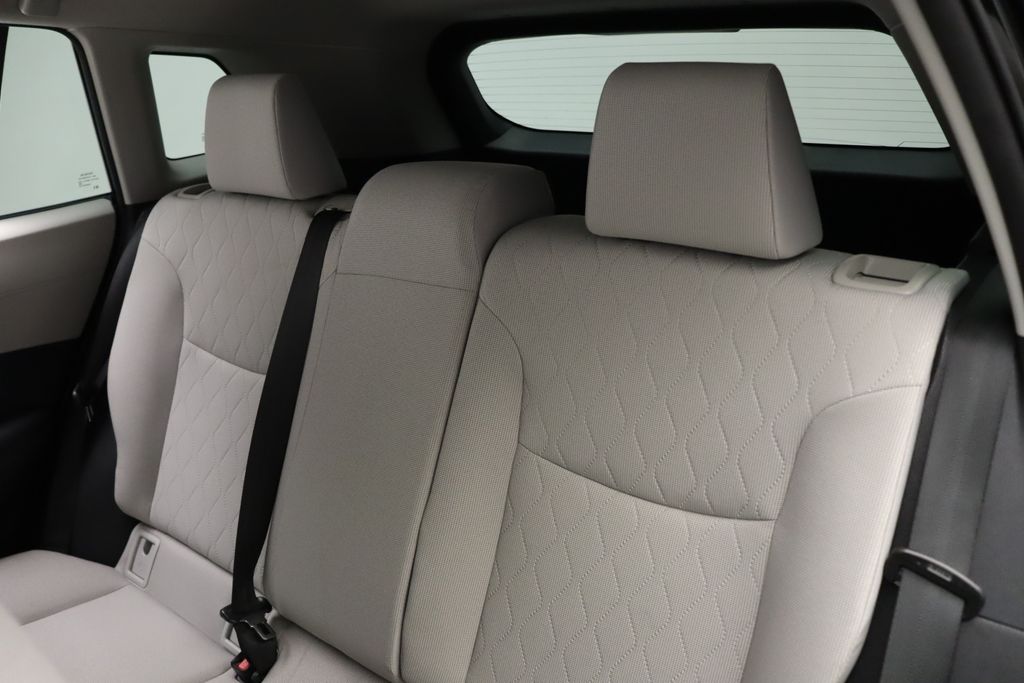 2022 Toyota Corolla Cross L 18