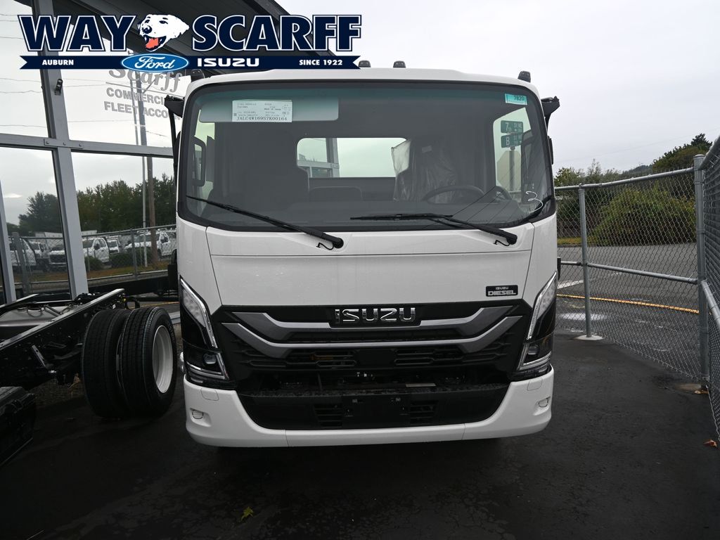 2025 Isuzu NPR XD 