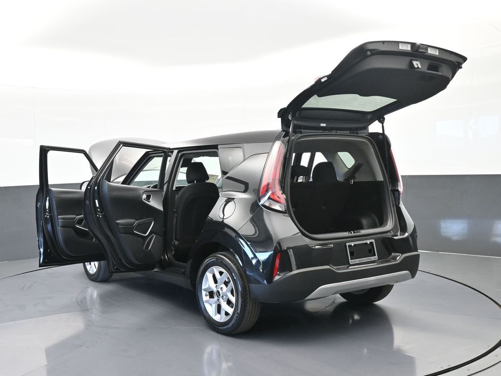 Used 2023 Fusion Black Kia LX image 68