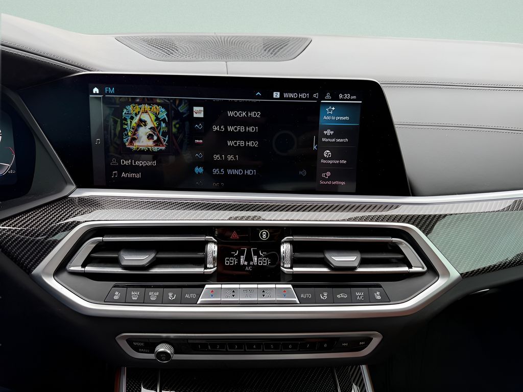 Used 2022 White BMW M50i image 17