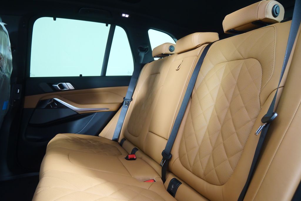 Thumbnail: 2026 BMW X5 - 15