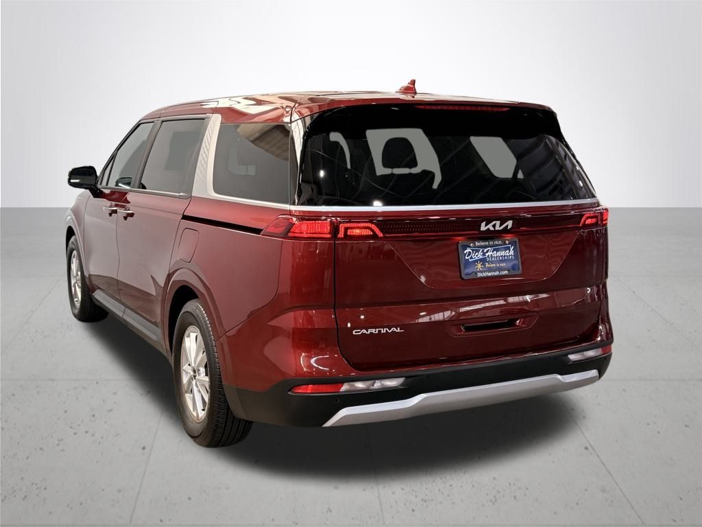 2024 Kia Carnival LX