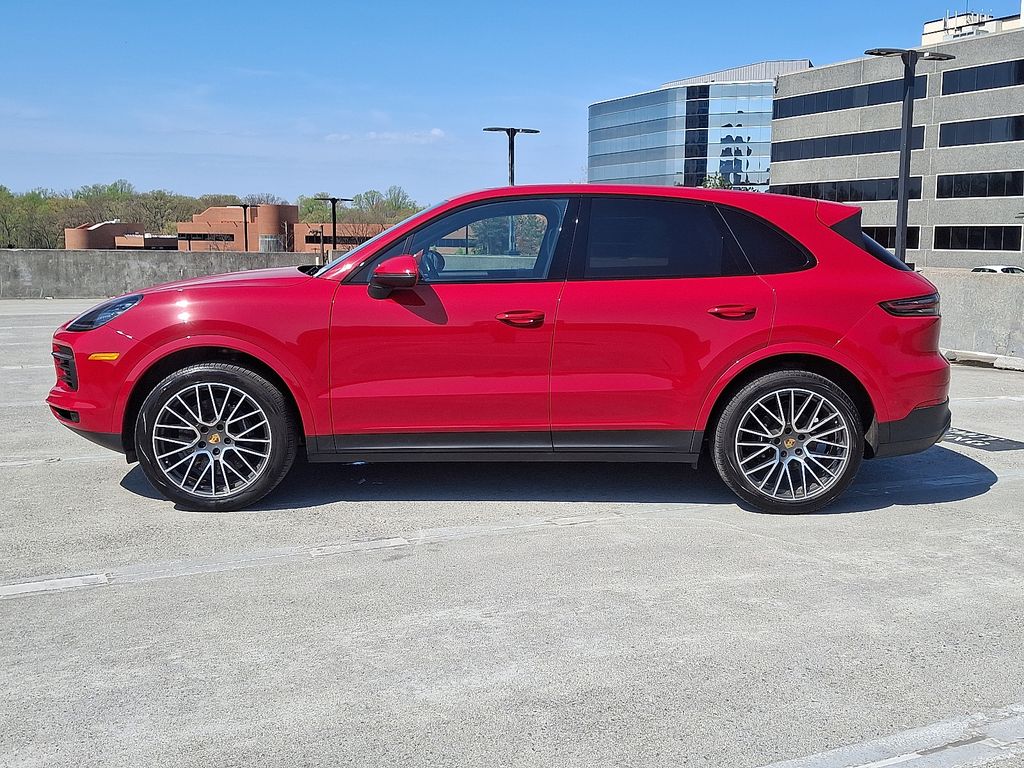 Thumbnail: 2021 Porsche Cayenne - 2