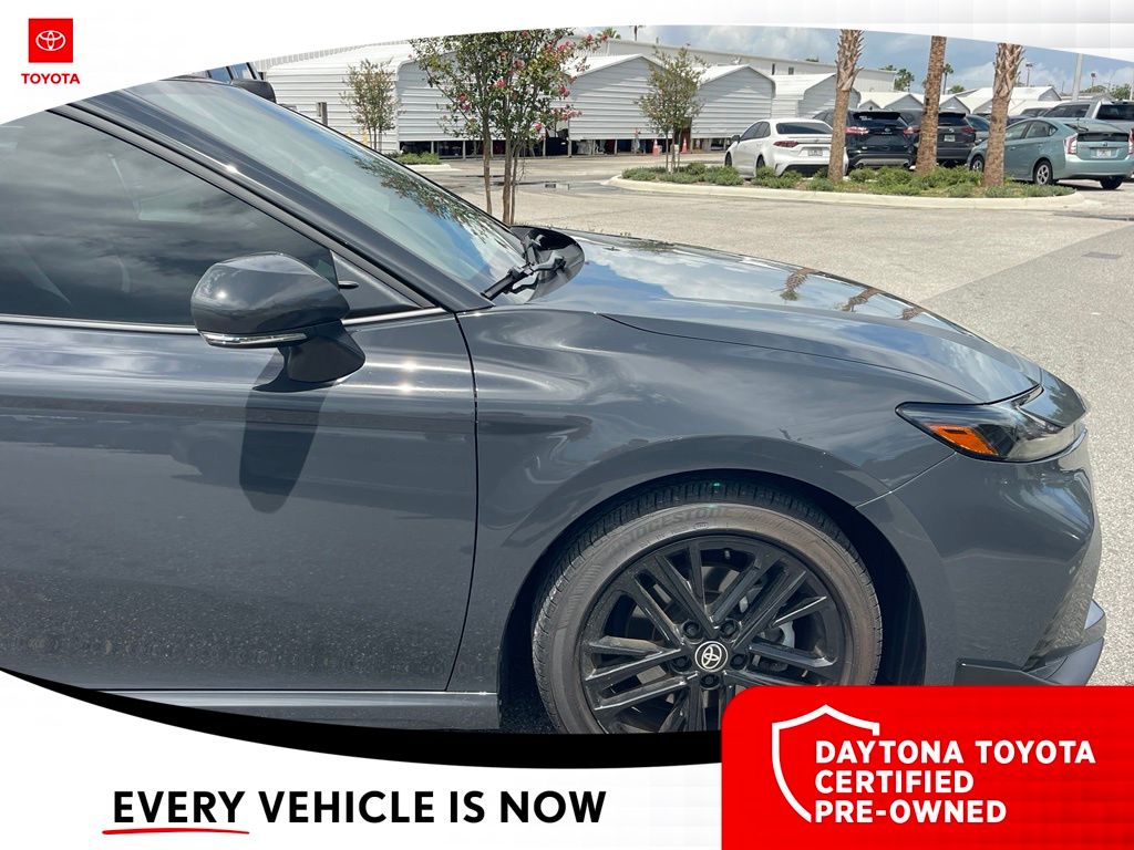2026 Toyota Camry SE - Photo 4