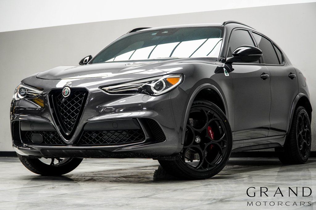 2022 Alfa Romeo Stelvio Quadrifoglio AWD