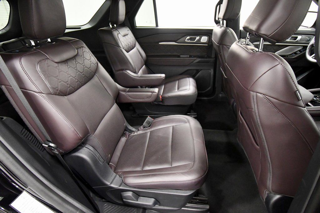 Used 2025 Ford Explorer SUV