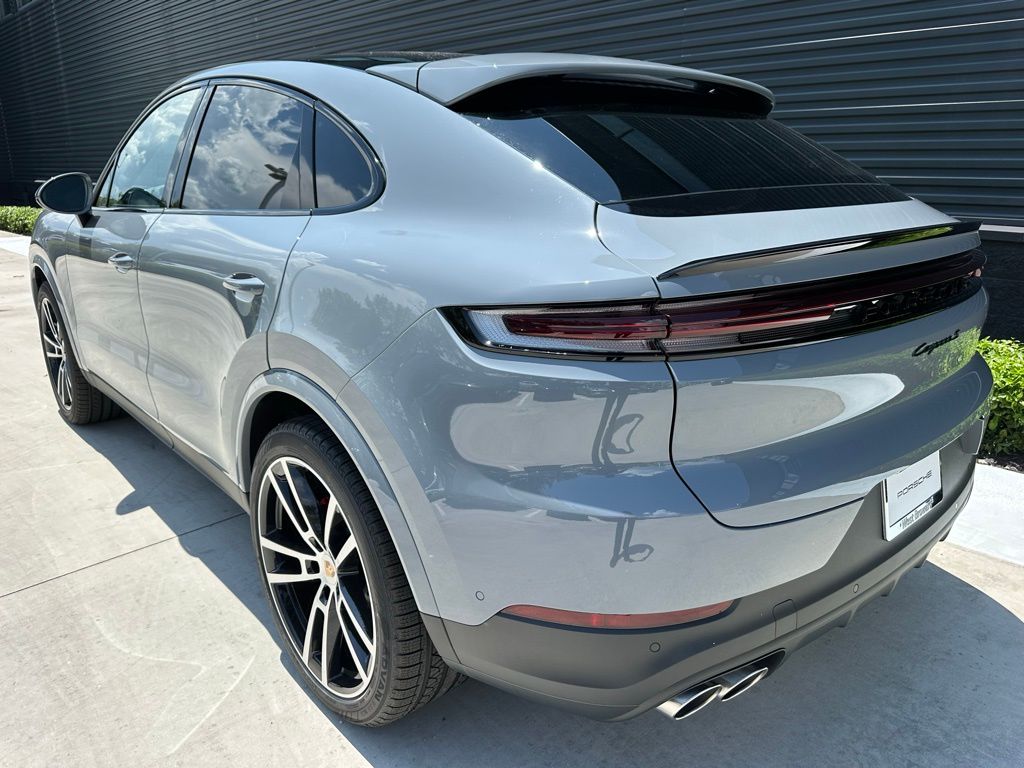 Thumbnail: 2025 Porsche  - 3