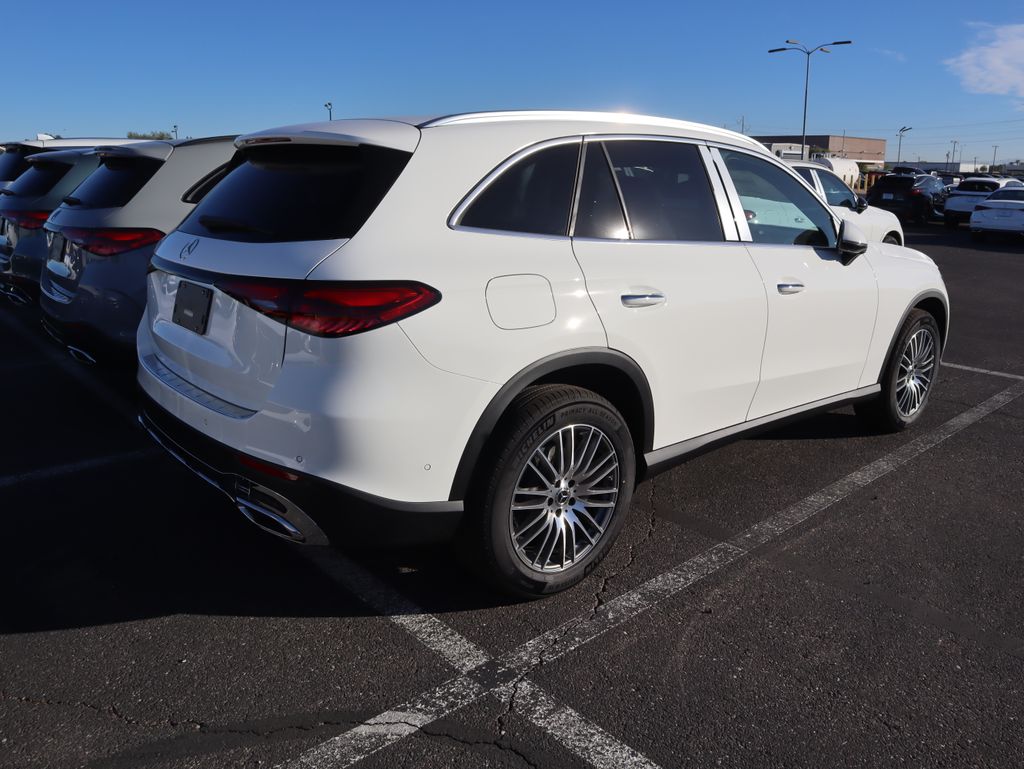 Thumbnail: 2026 Mercedes-Benz GLC - 3