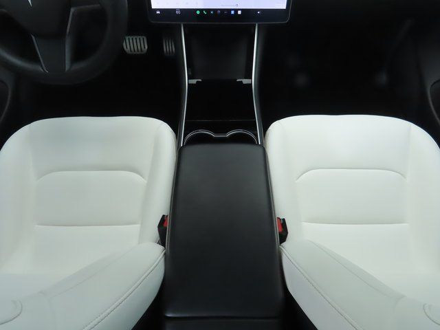 Thumbnail: 2019 Tesla Model 3 - 17