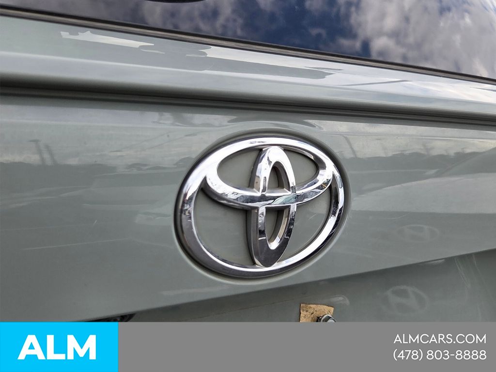 Used 2019 Green Toyota XLE image 12