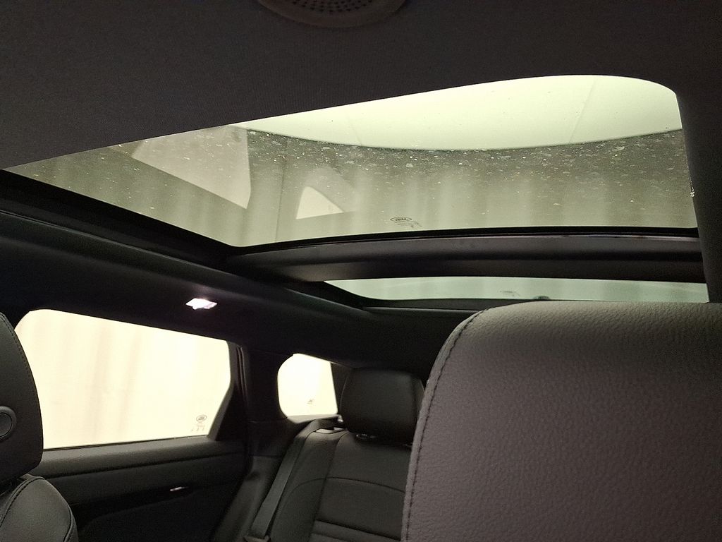 Thumbnail: 2026 Land Rover Range Rover Evoque - 9