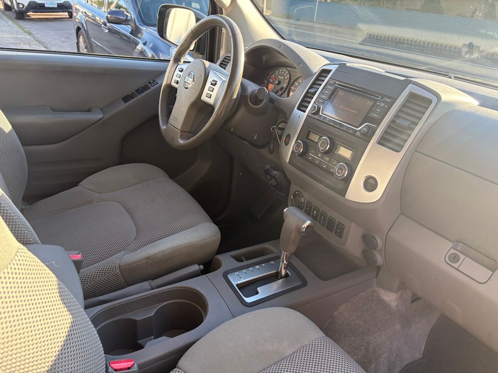 2016 Nissan Frontier SV