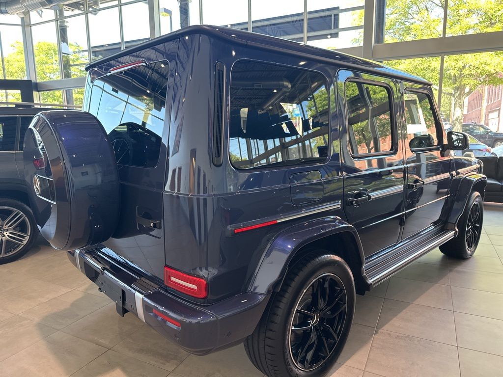 2025 Mercedes-Benz G-Class G 550 8