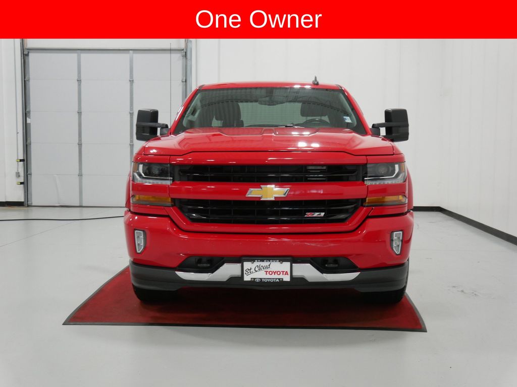 Used 2018 Chevrolet Silverado 1500 LT Z71 with VIN 3GCUKREC0JG498880 for sale in Waite Park, Minnesota