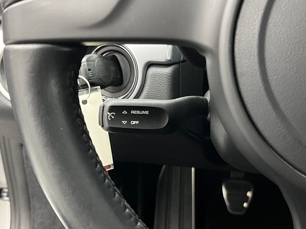 Thumbnail: 2013 Porsche Boxster - 13