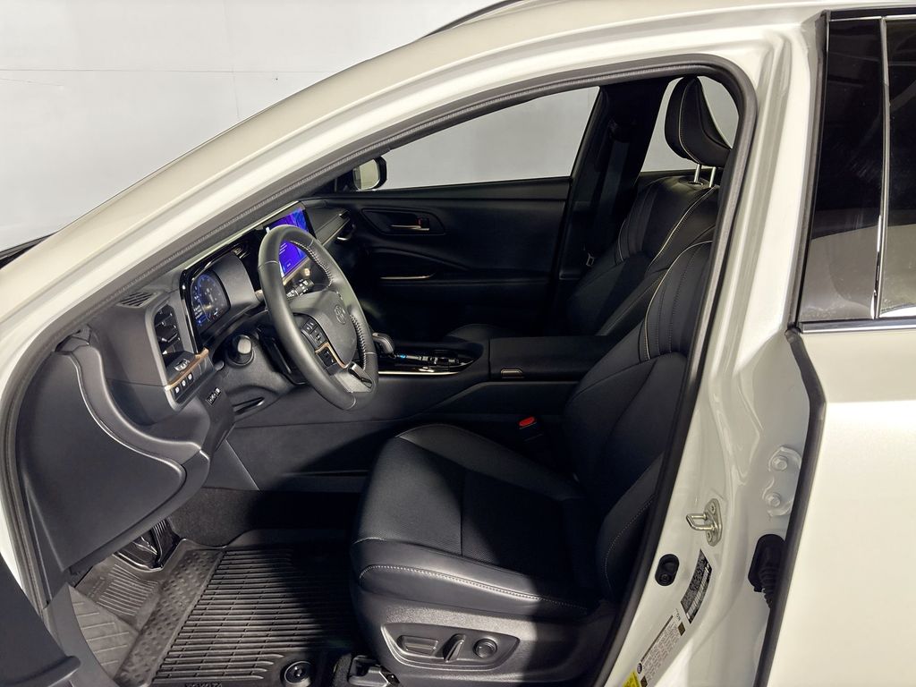 2025 Toyota Crown Signia Limited