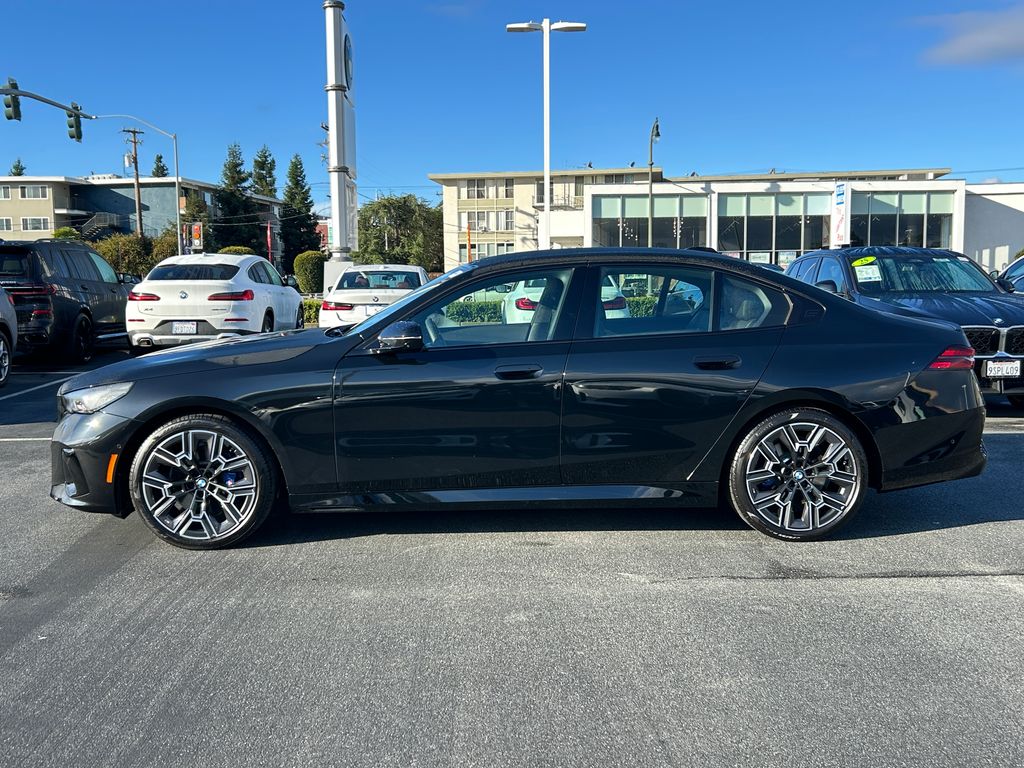 Thumbnail: 2025 BMW 5 Series - 2