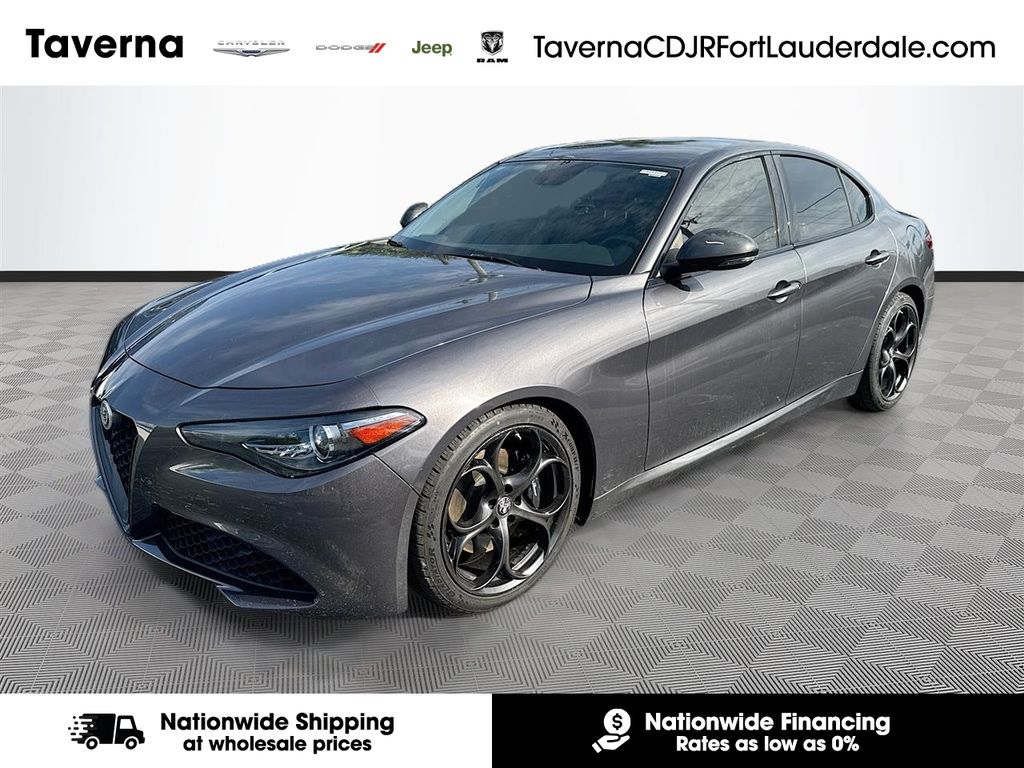 Gray Metallic 2019 Alfa Romeo Giulia Sedan Rear-Wheel Drive 8-Speed Automatic