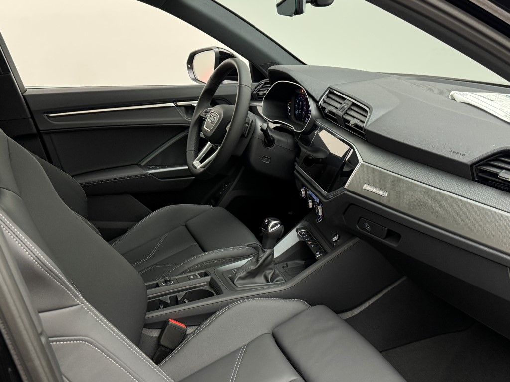2025 Audi Q3  10