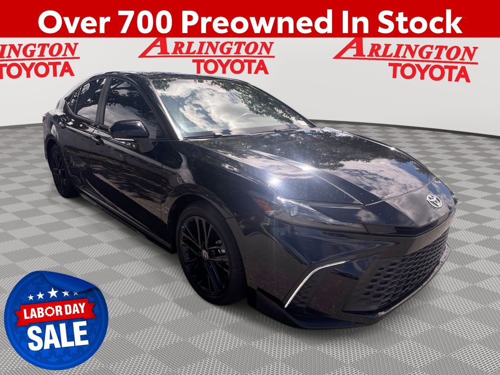  2025 Toyota Camry SE FWD   