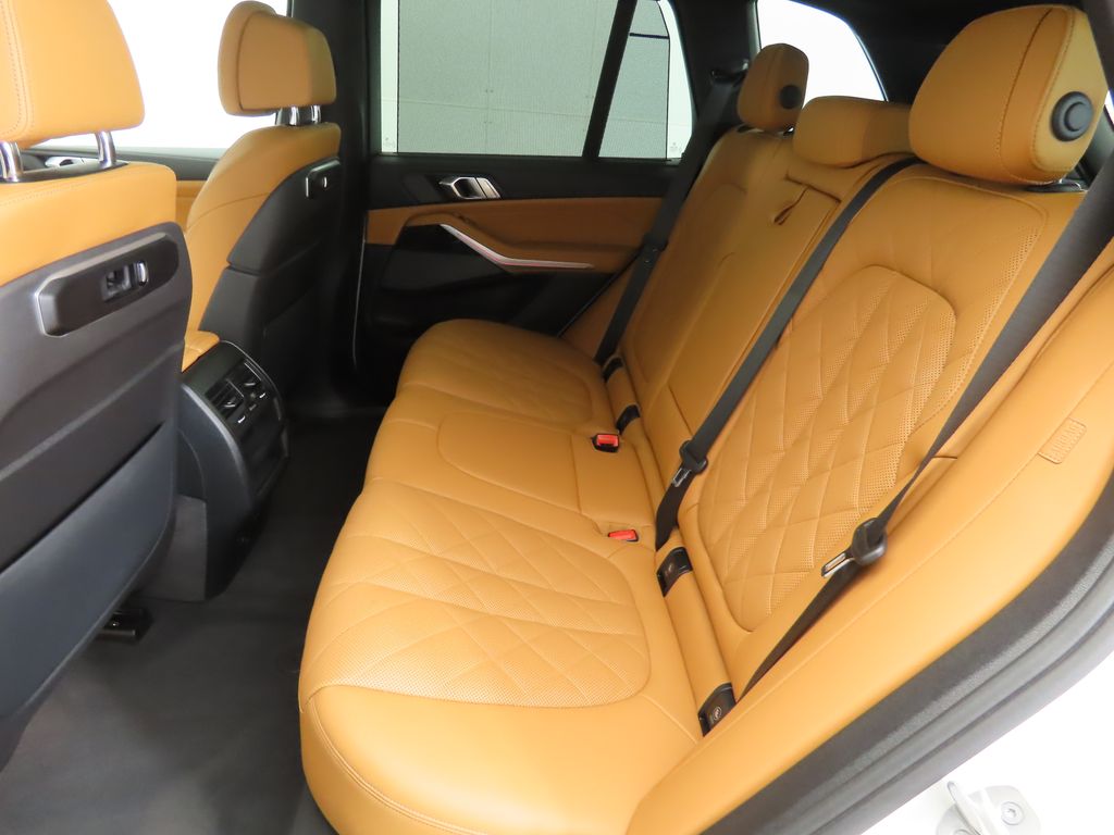Thumbnail: 2024 BMW X5 - 21