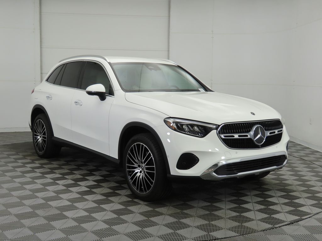 2025 Mercedes-Benz GLC 300 3