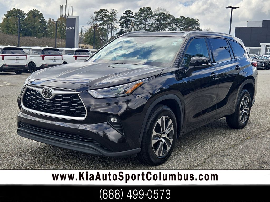 2022 Toyota Highlander XLE FWD