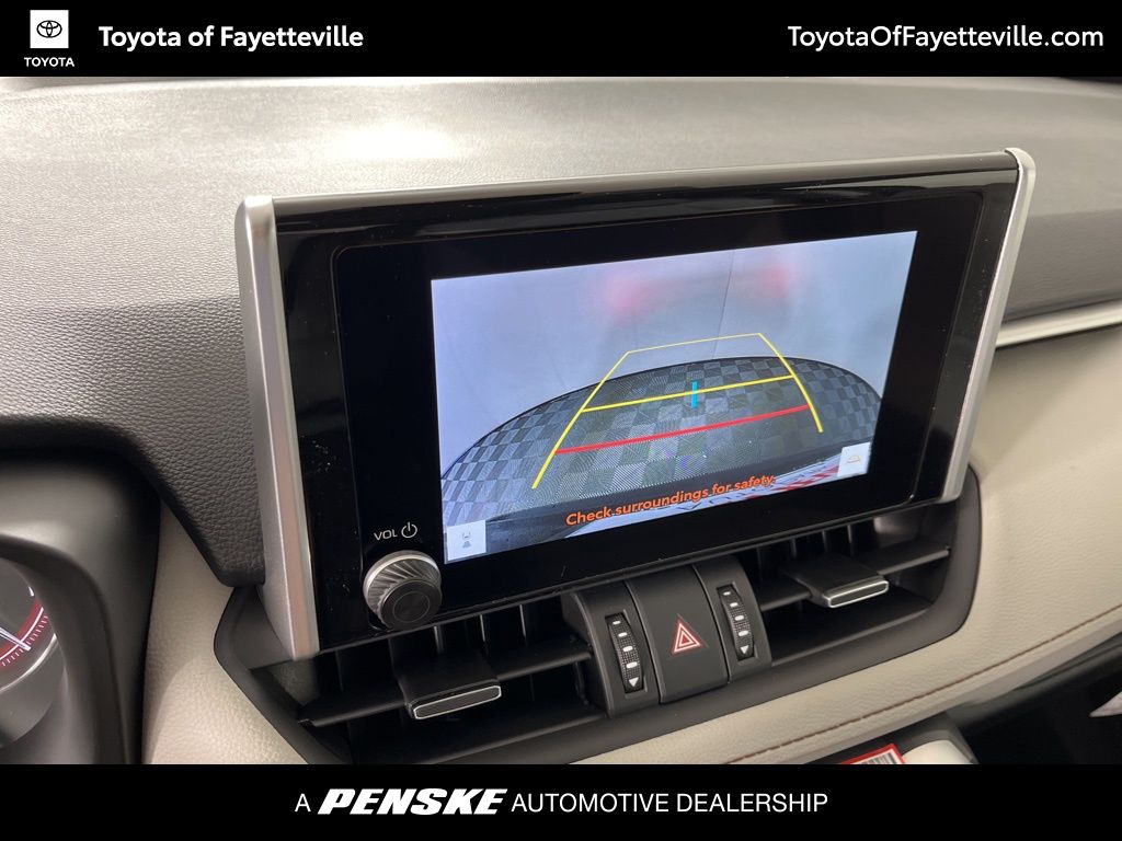 Thumbnail: 2025 Toyota RAV4 - 31