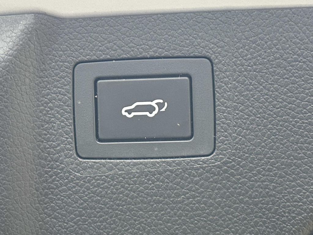 Thumbnail: 2018 Hyundai Santa Fe - 28