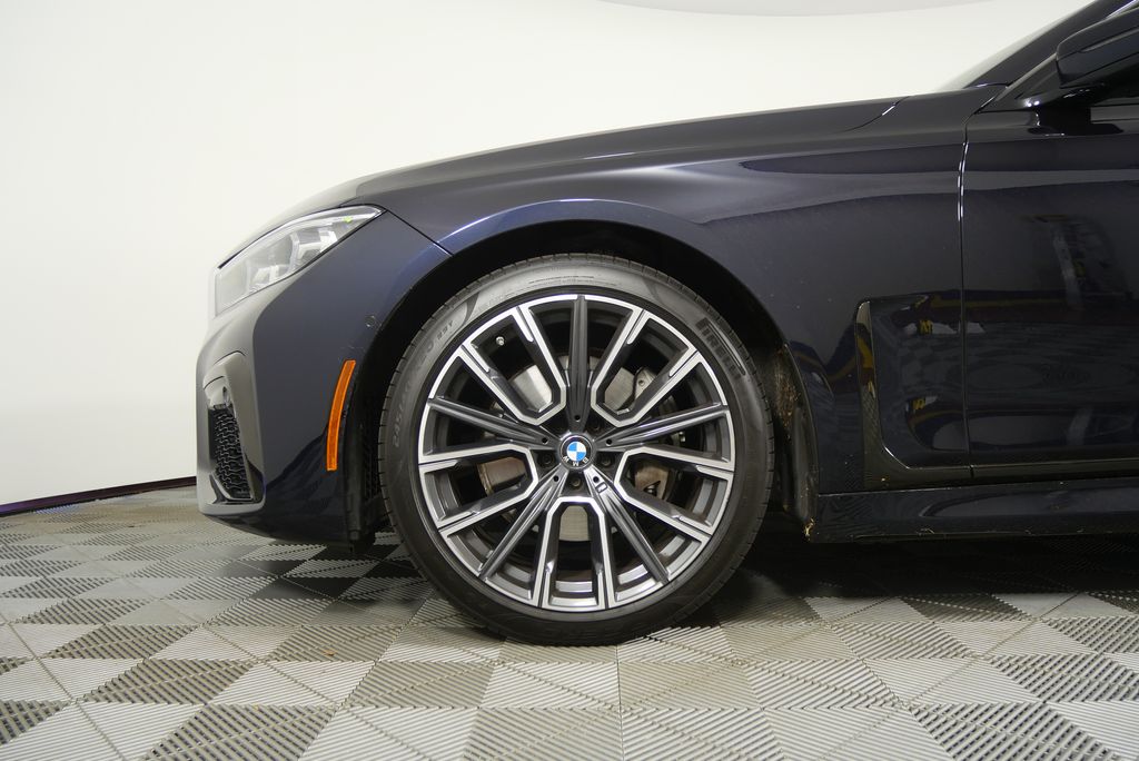 Thumbnail: 2022 BMW 7 Series - 7
