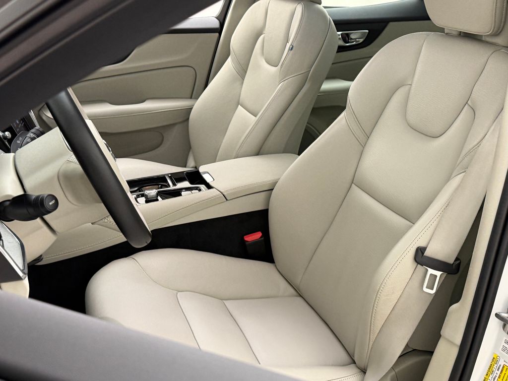 Thumbnail: 2024 Volvo S60 - 22