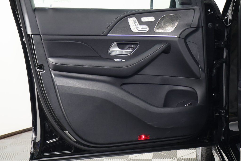 Thumbnail: 2026 Mercedes-Benz GLE - 7