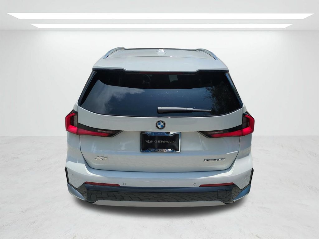 New 2026 White BMW xDrive28i image 5