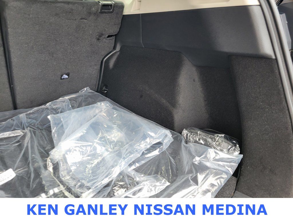 2025 Nissan Rogue S photo