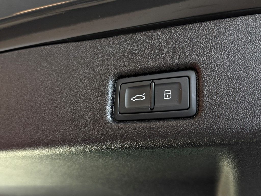 2025 Audi Q5 Premium 12