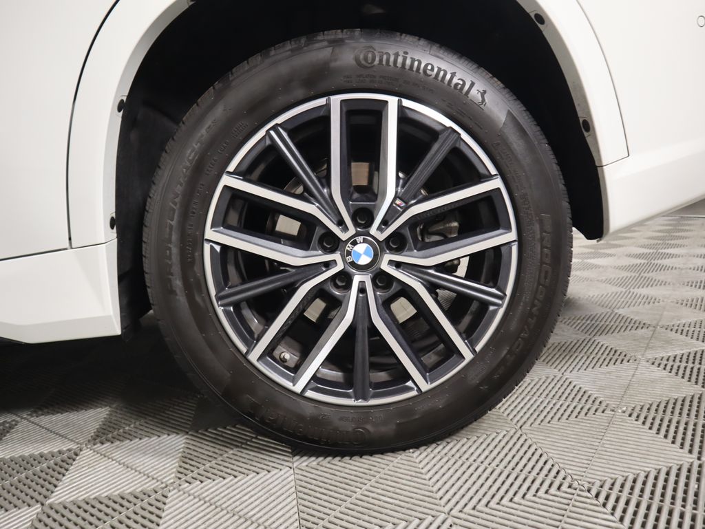 Thumbnail: 2023 BMW X1 - 32