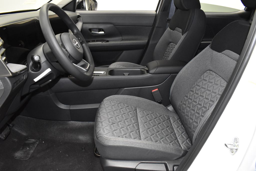 Thumbnail: 2026 Nissan Kicks - 11