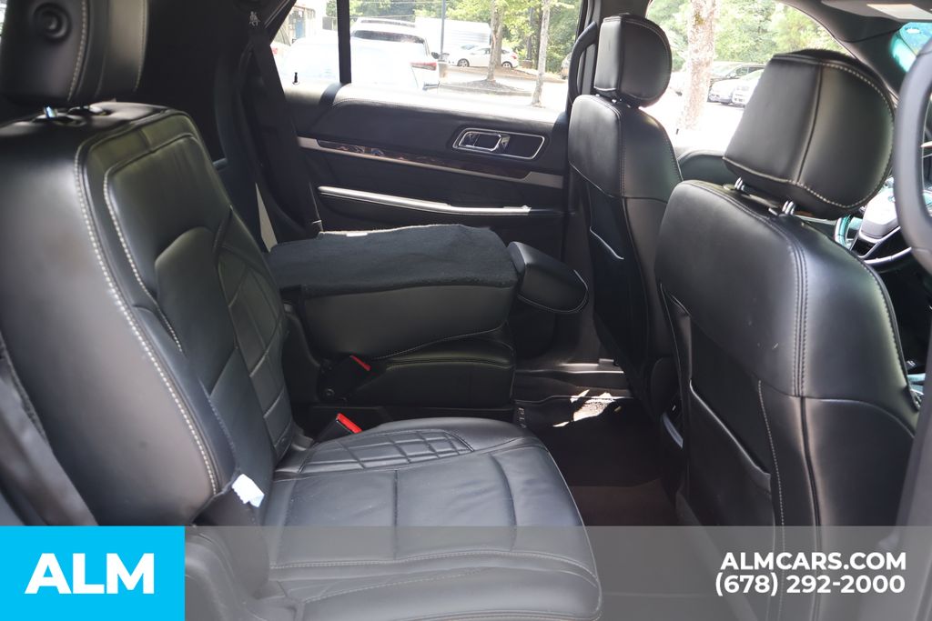 Used 2016 Black Ford Platinum image 25