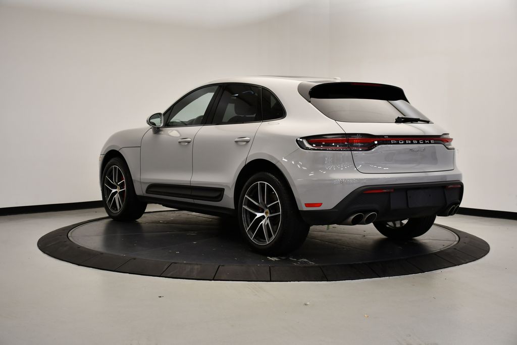 Thumbnail: 2024 Porsche Macan - 3