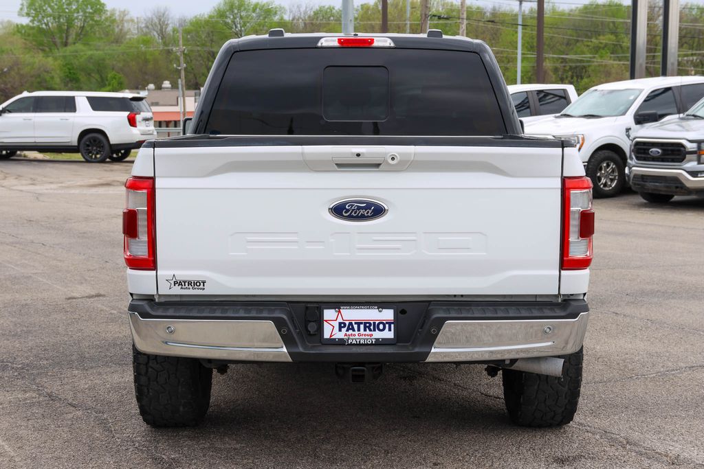 View vehicle photo 4