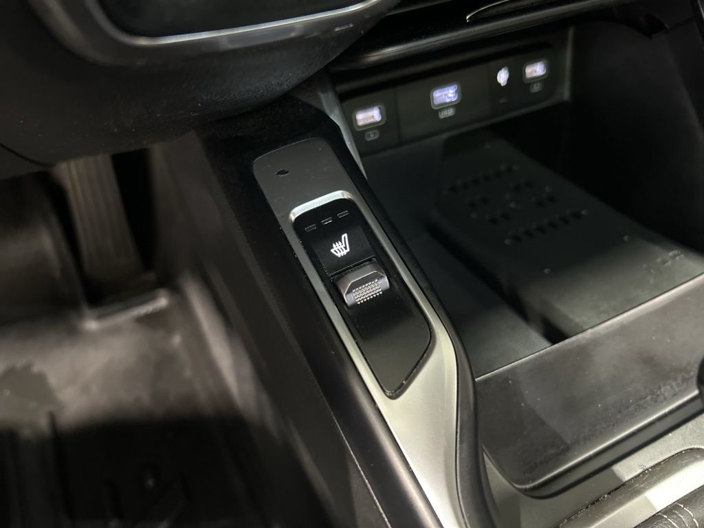 used 2023 Kia Sorento car, priced at $28,591