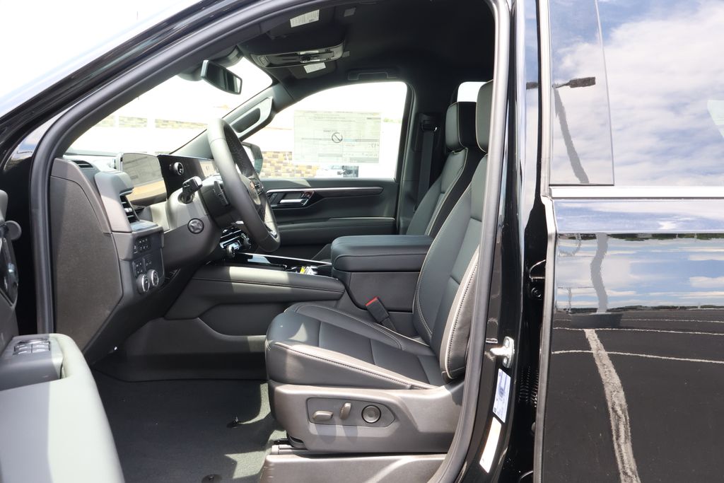 Thumbnail: 2025 Chevrolet Tahoe - 14