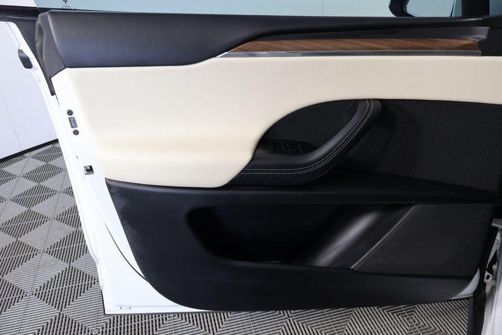 Thumbnail: 2024 Tesla Model X - 12