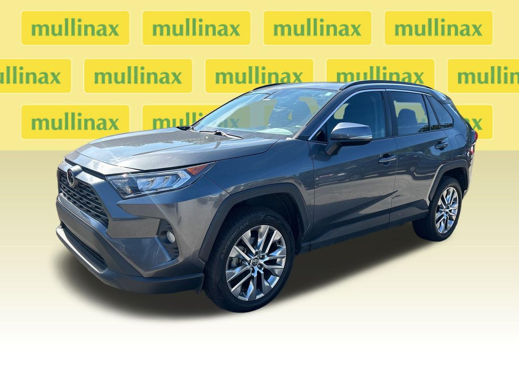 Used 2021 Gray Toyota XLE Premium image 4