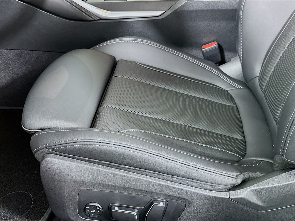 Thumbnail: 2026 BMW 4 Series - 21