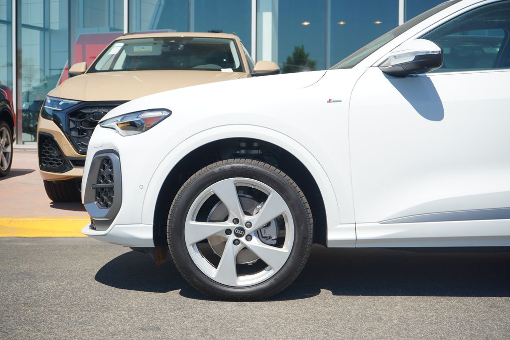 Thumbnail: 2025 Audi Q5 - 2