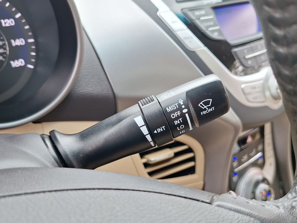 Thumbnail: 2013 Hyundai Elantra - 30